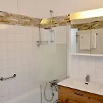 In شقة *